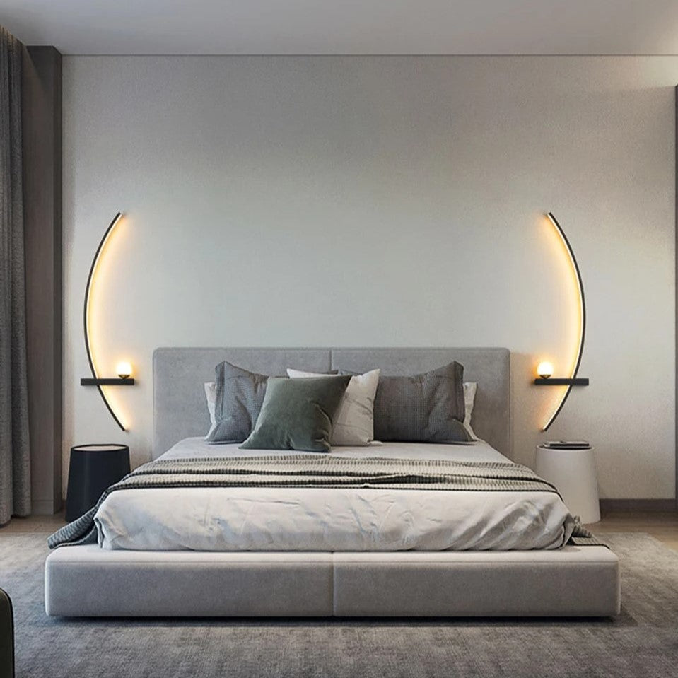 AstraGlow | Minimalist LED Wall Lamp in Matte Black & Gold