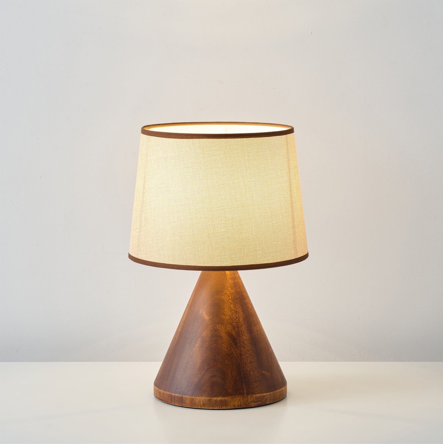 LioraWood | Table Lamp With Wooden Base And Warm, Soft Glow