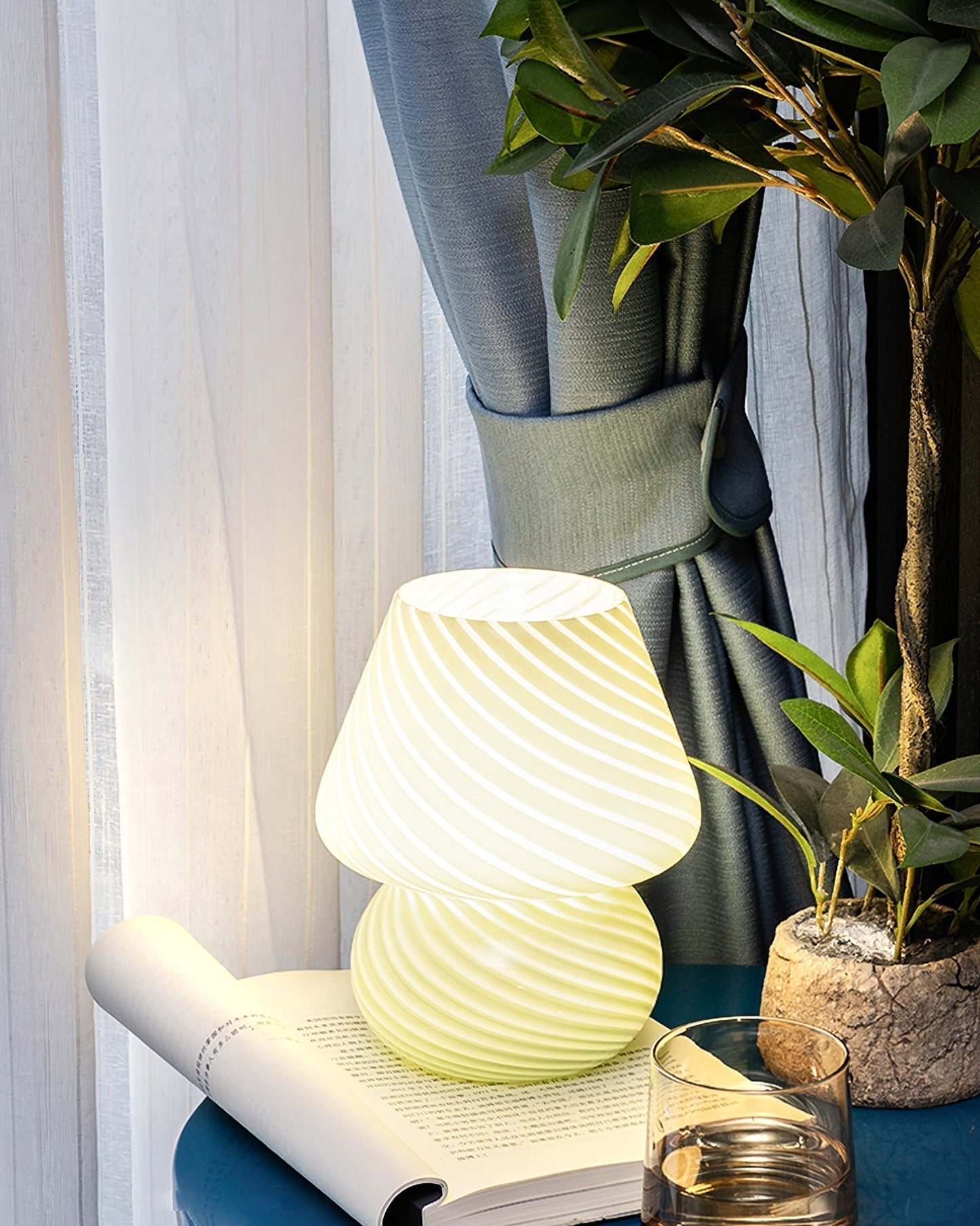 Caelora Crystal Table Lamp With Textured Glass Globe