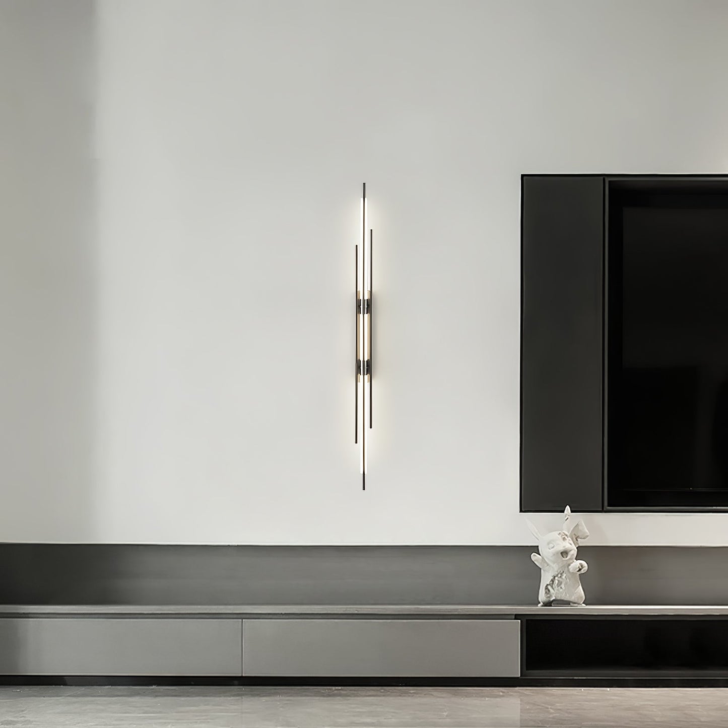 Aurelin | Opulent Gold Wall Sconce For Elegant Rooms