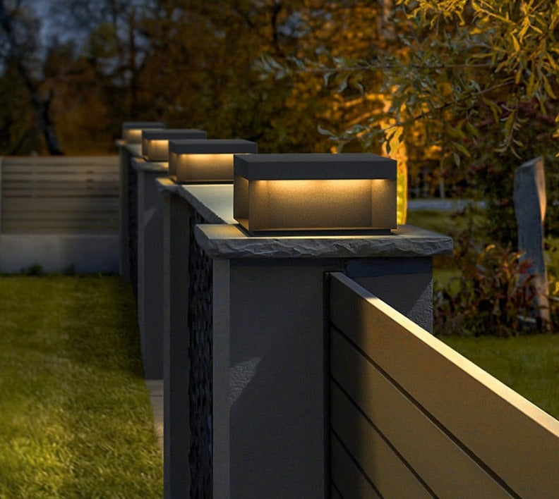 Solvra Weather-Resistant Outdoor Lamp With Smart Sensor