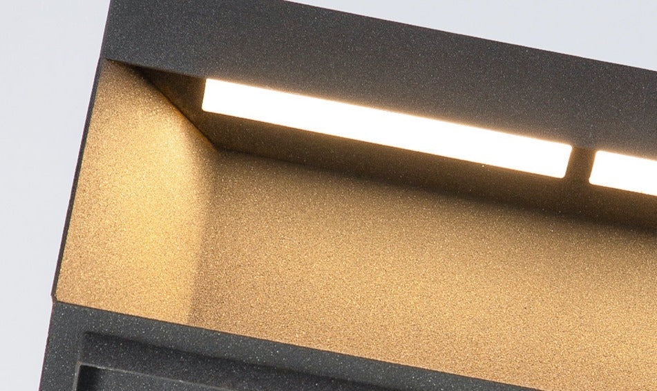 Solvra Weather-Resistant Outdoor Lamp With Smart Sensor