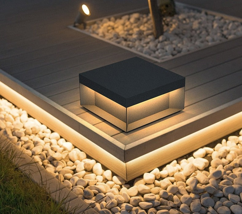 Solvra Weather-Resistant Outdoor Lamp With Smart Sensor