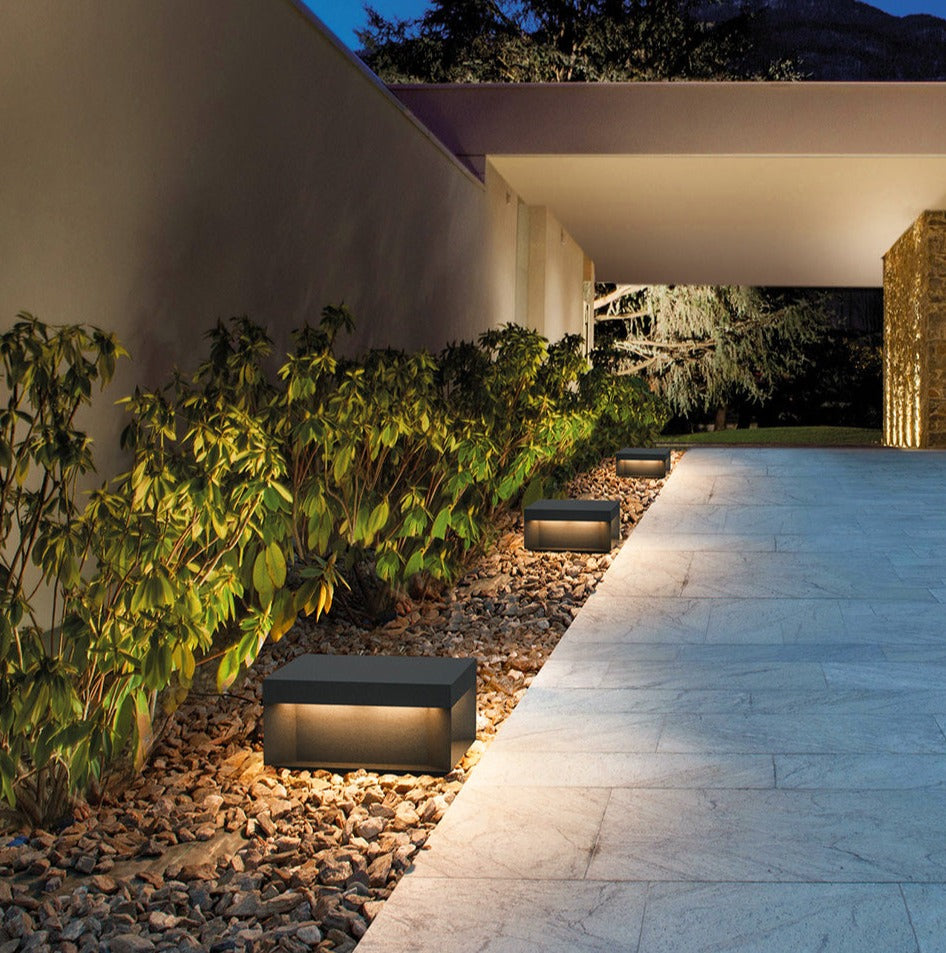 Solvra Weather-Resistant Outdoor Lamp With Smart Sensor