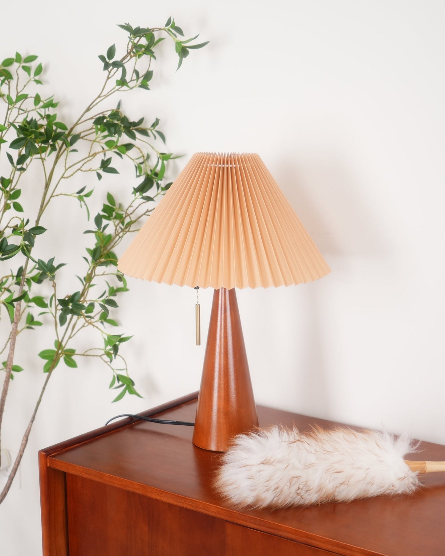 MarlowGlow | Elegant Wood & Metal Table Lamp, Beige Finish