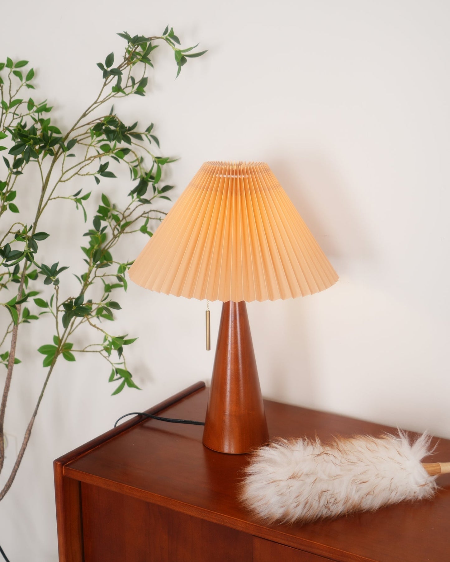 MarlowGlow | Elegant Wood & Metal Table Lamp, Beige Finish