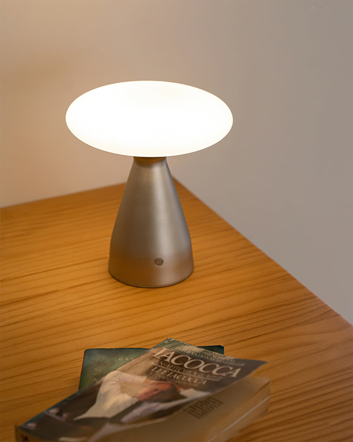 Korvian | Modern Desk Lamp With Glass Shade, Ambient Glow