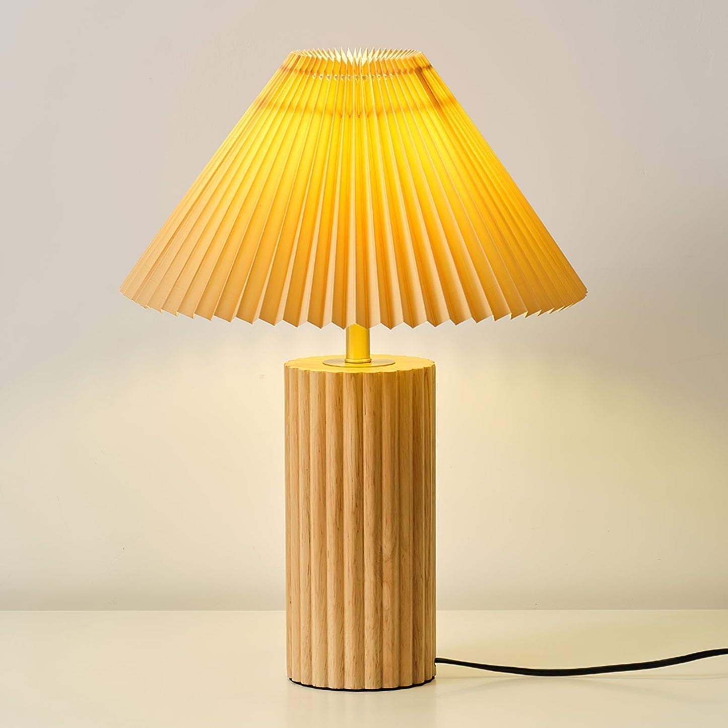 Aloria | Elegant Table Lamp Featuring Warm Wooden Base
