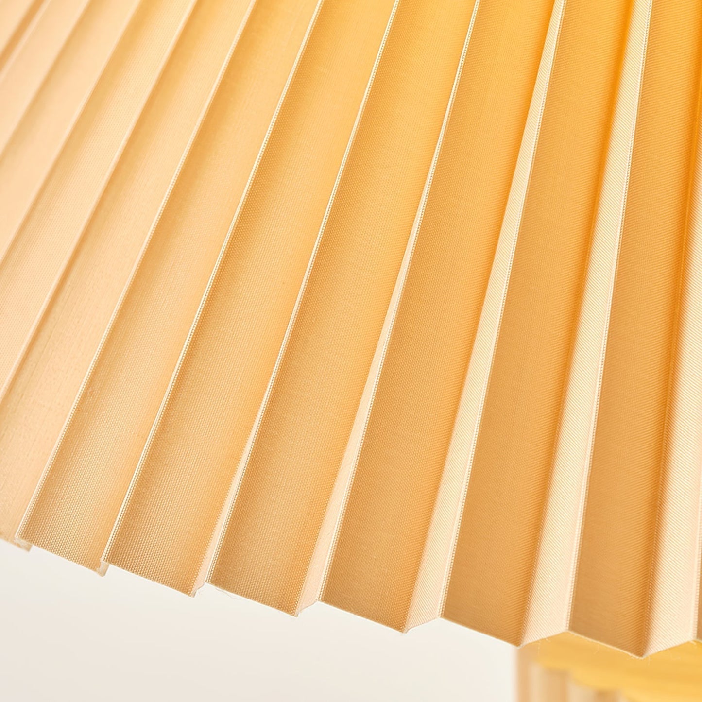 Aloria | Elegant Table Lamp Featuring Warm Wooden Base