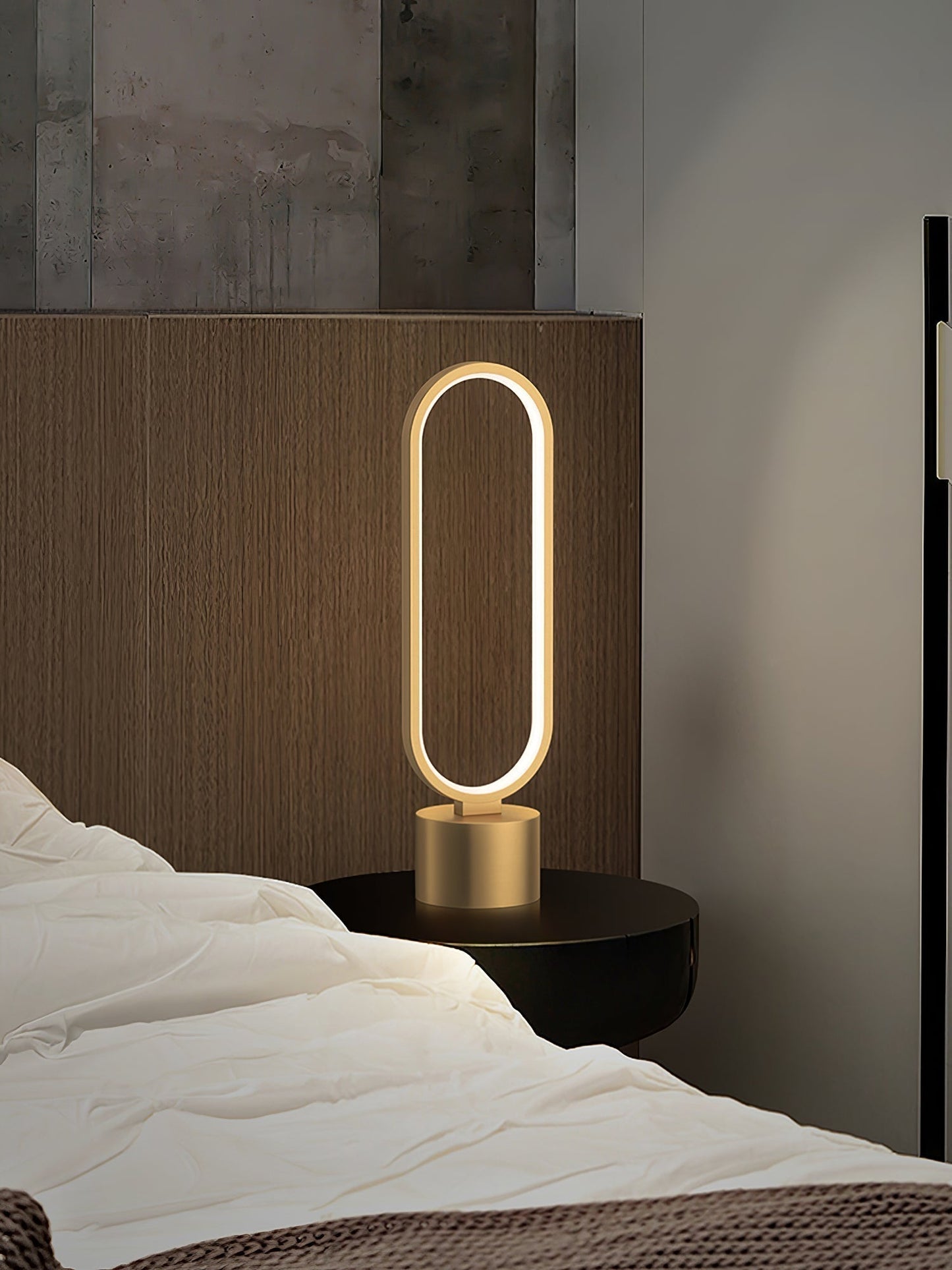Avelon | Table Lamp With Integrated LED And Brass Accents