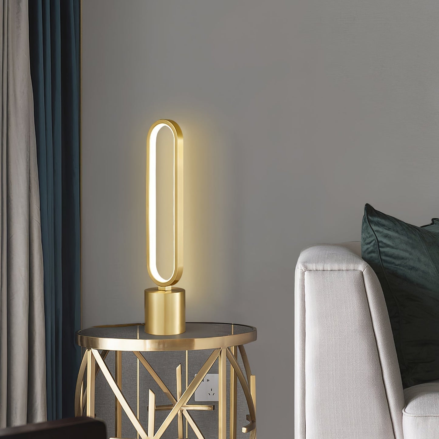 Avelon | Table Lamp With Integrated LED And Brass Accents