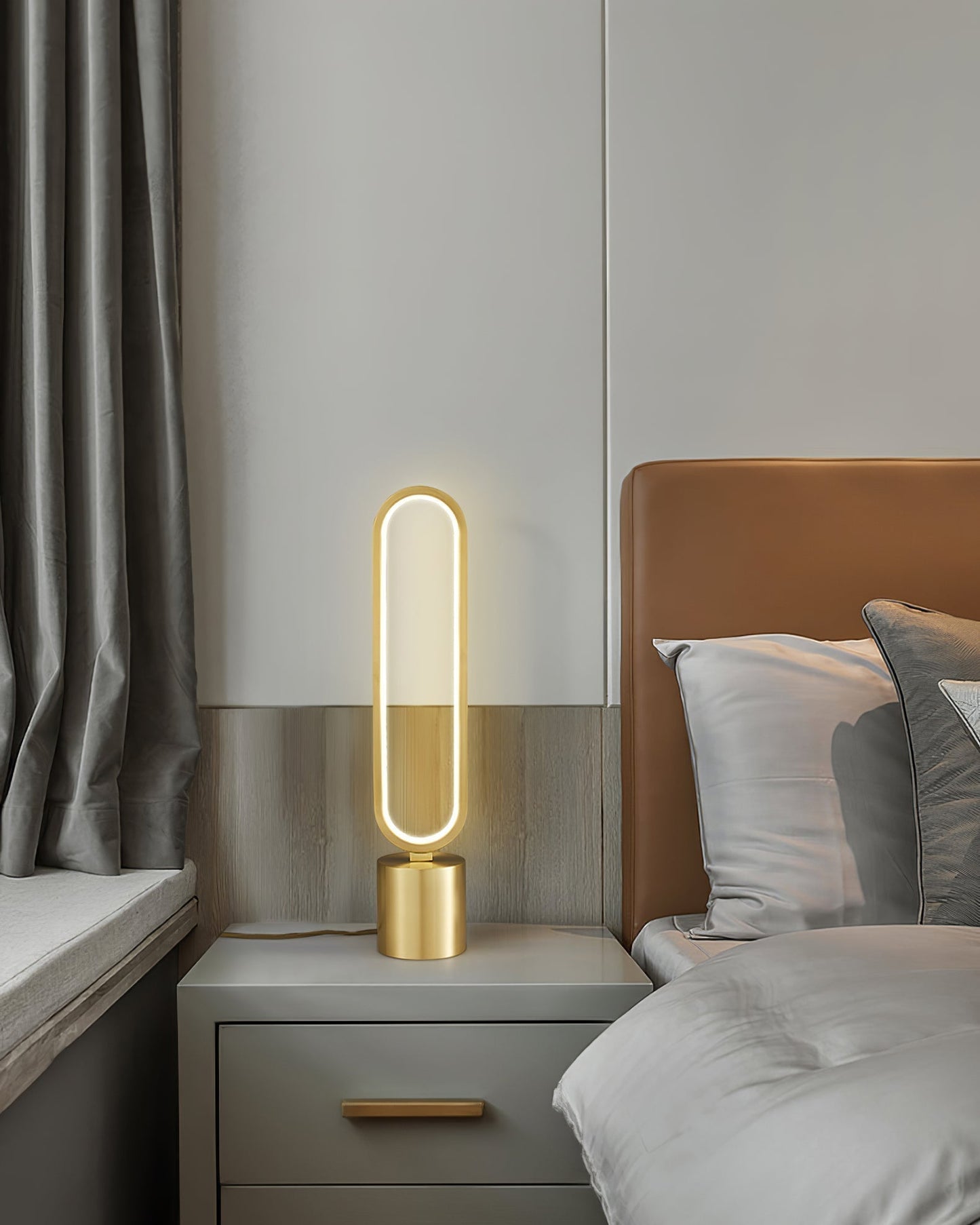 Avelon | Table Lamp With Integrated LED And Brass Accents