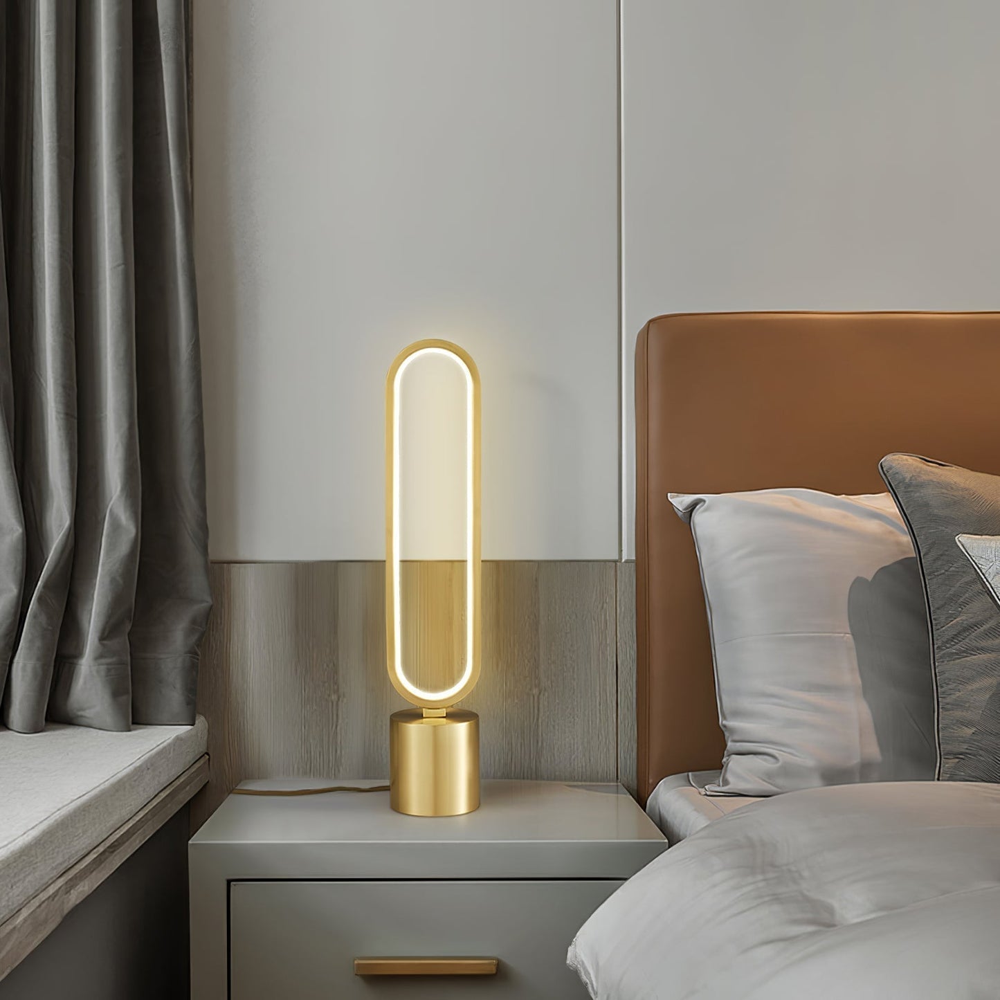 Avelon | Table Lamp With Integrated LED And Brass Accents
