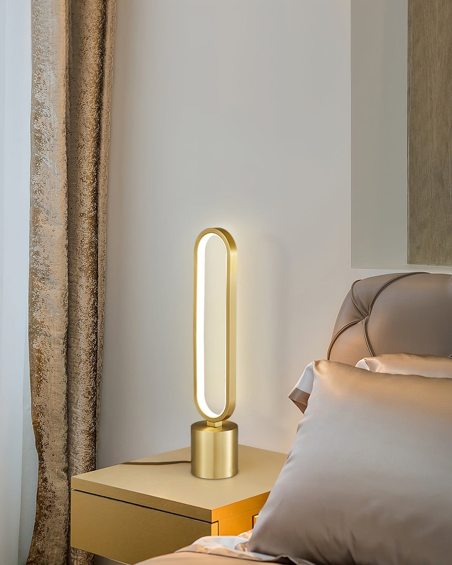 Avelon | Table Lamp With Integrated LED And Brass Accents