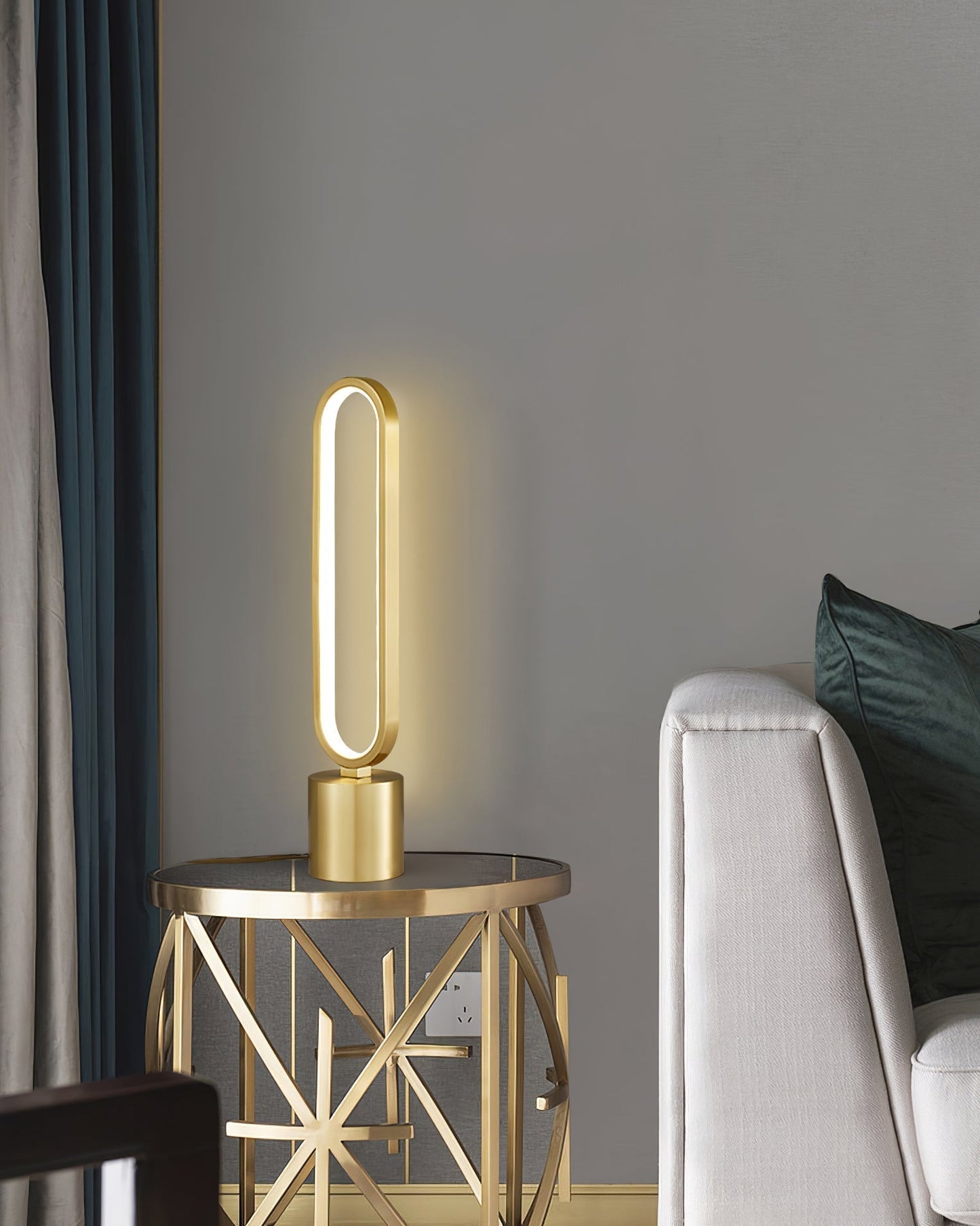 Avelon | Table Lamp With Integrated LED And Brass Accents