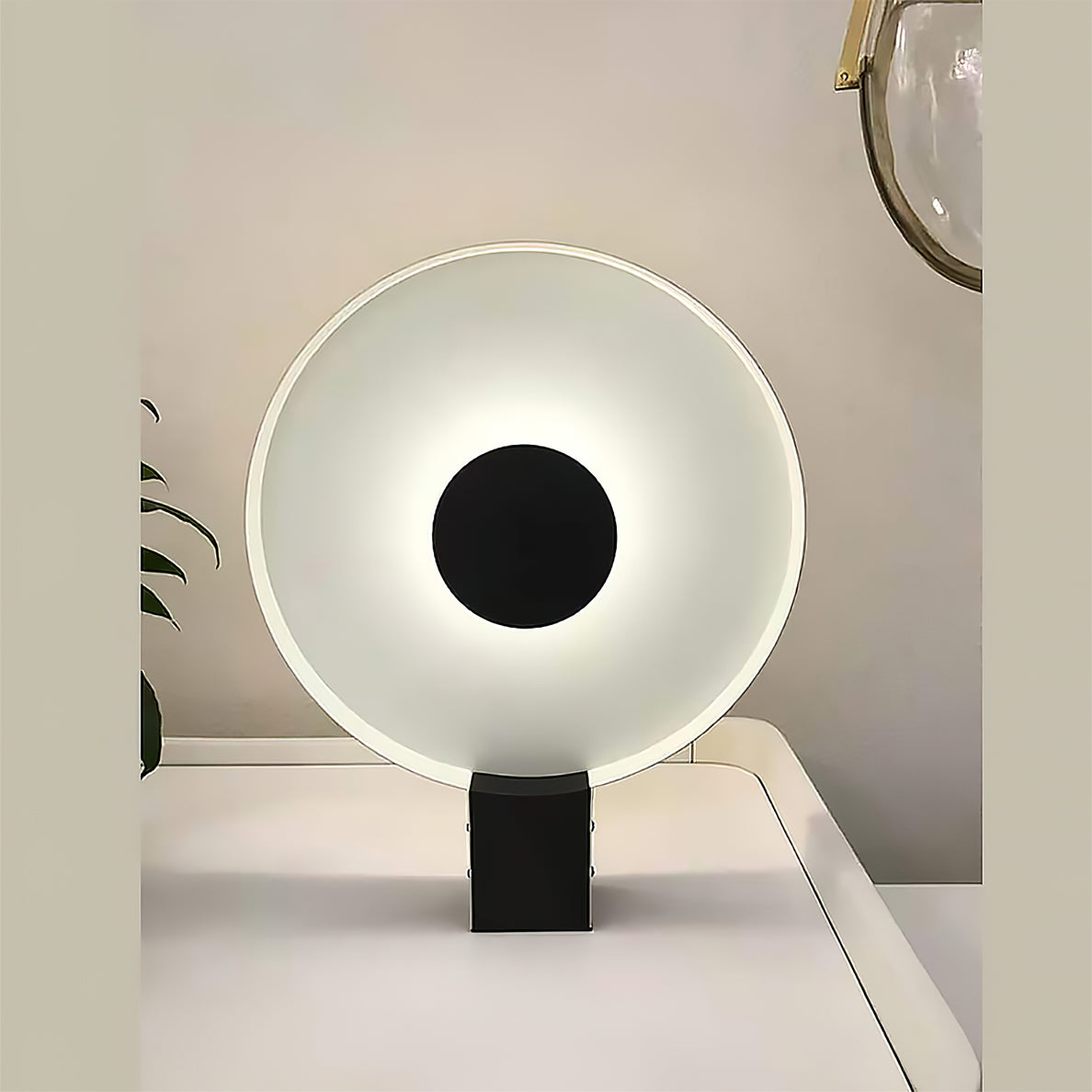 LumaCove | Metal and Acrylic Table Lamp For Living Rooms