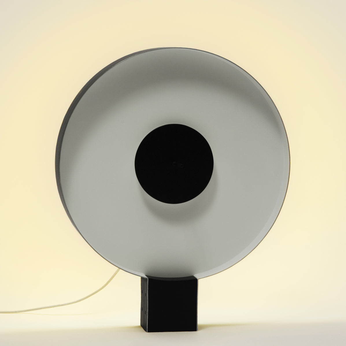 LumaCove | Metal and Acrylic Table Lamp For Living Rooms