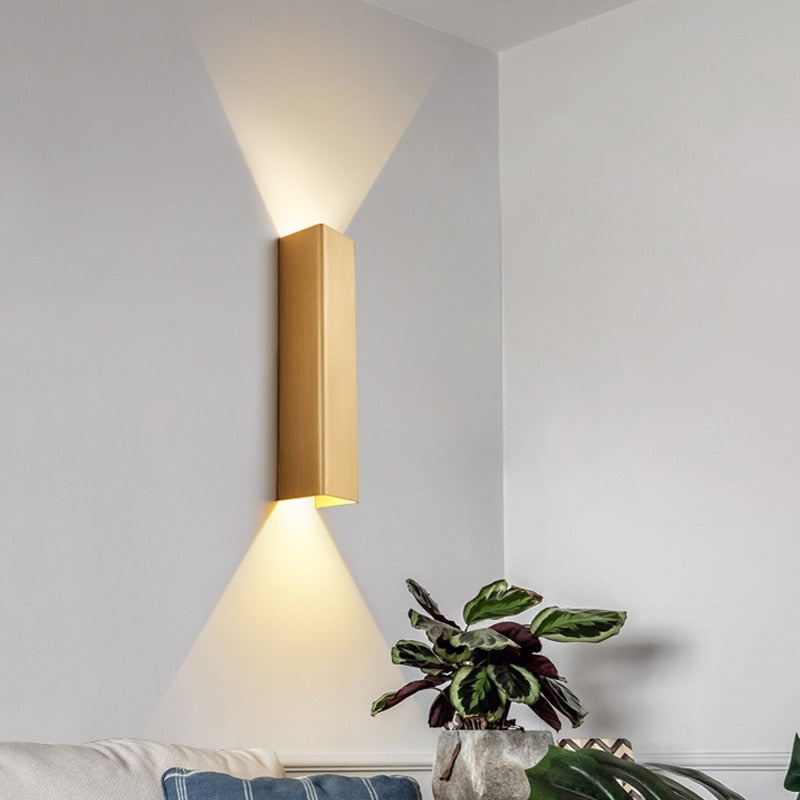 LumaVerve | Sleek Outdoor Lamp For Modern Patio And Garden