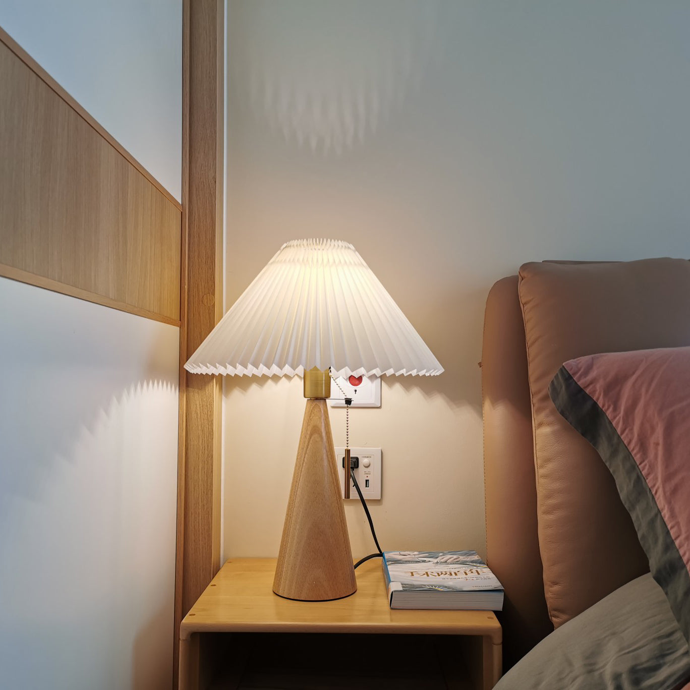 MarlowGlow | Elegant Wood & Metal Table Lamp, Beige Finish