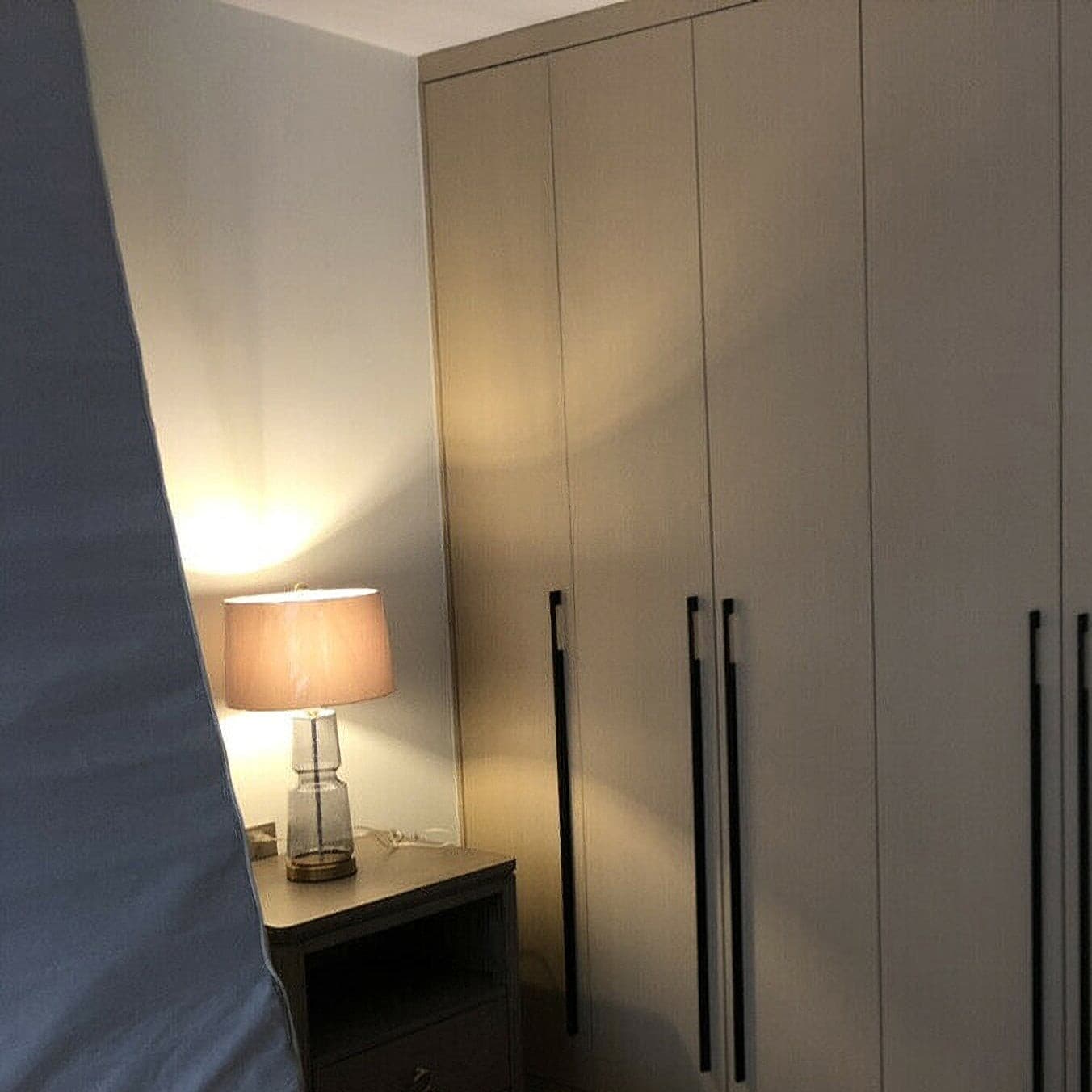 Aurelin Elegant Metal And Glass Table Lamp For Office