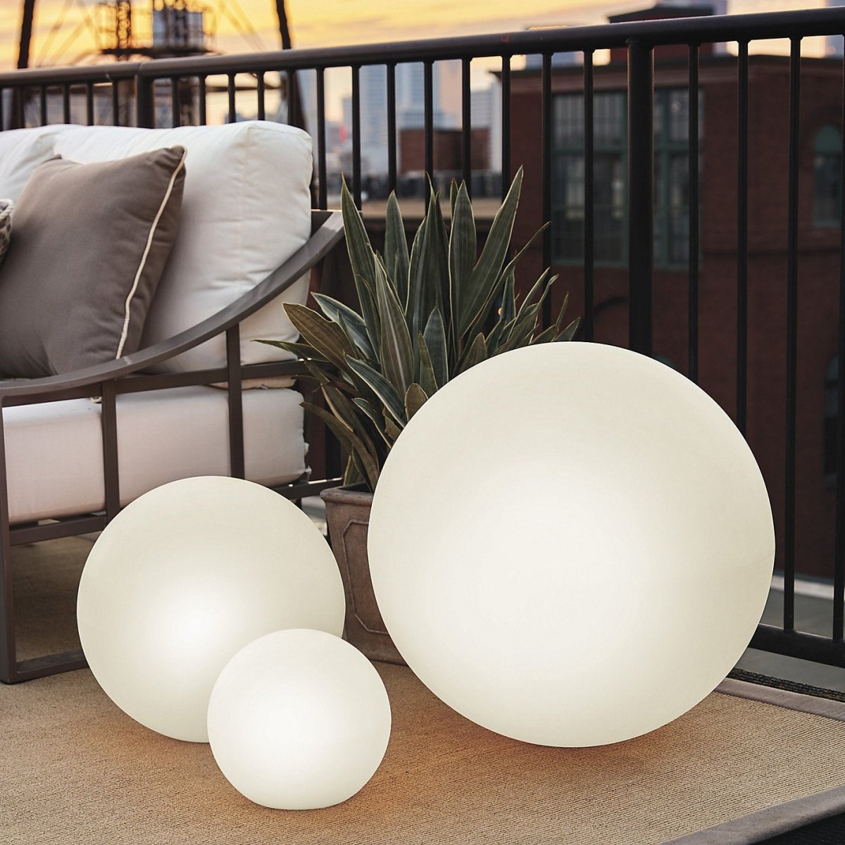 SylvGlow | Portable Rechargeable Color-Changing Garden Lamp