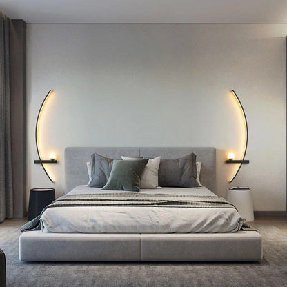 AstraGlow | Minimalist LED Wall Lamp in Matte Black & Gold